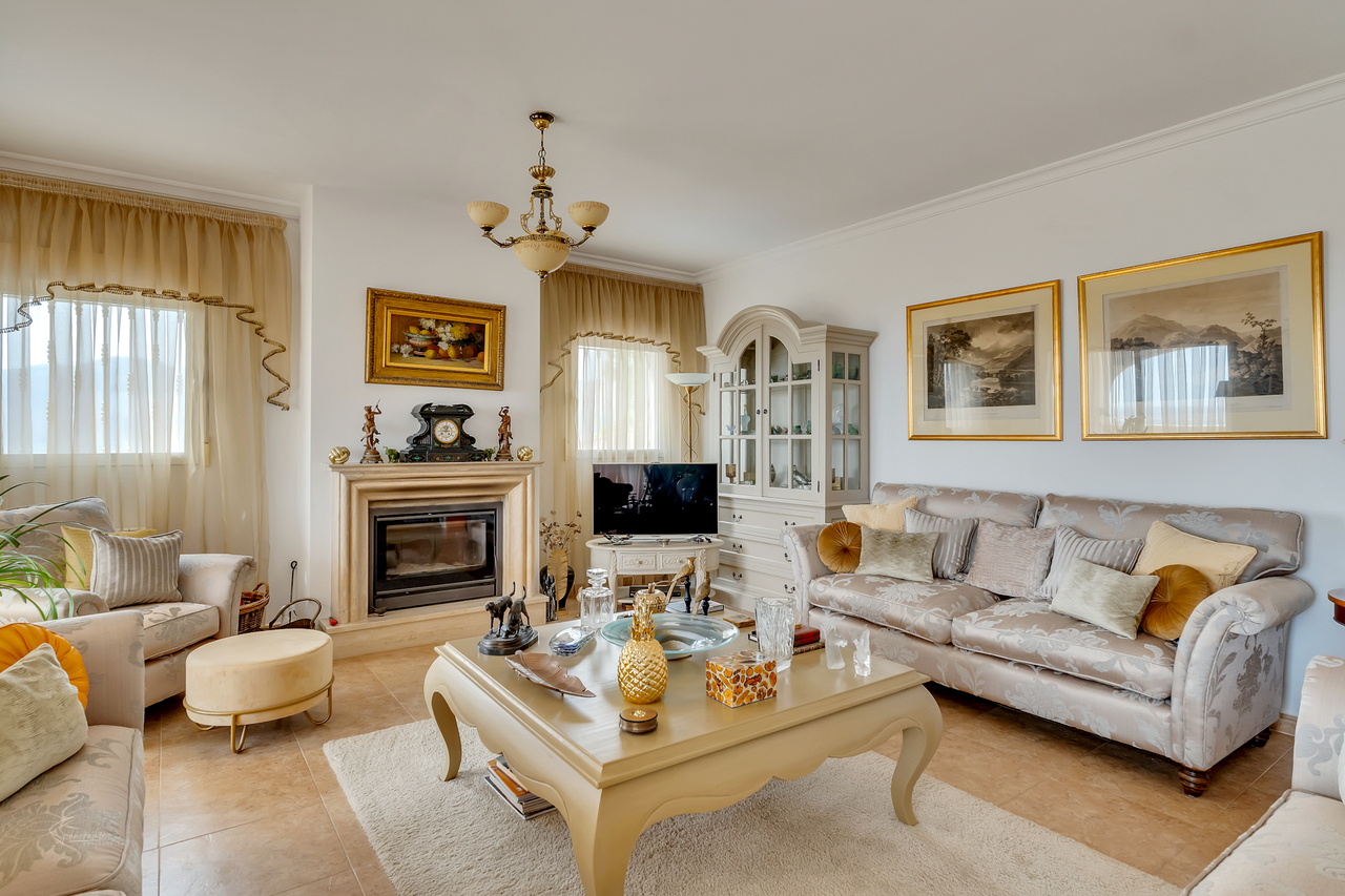 Villa for sale in Pego