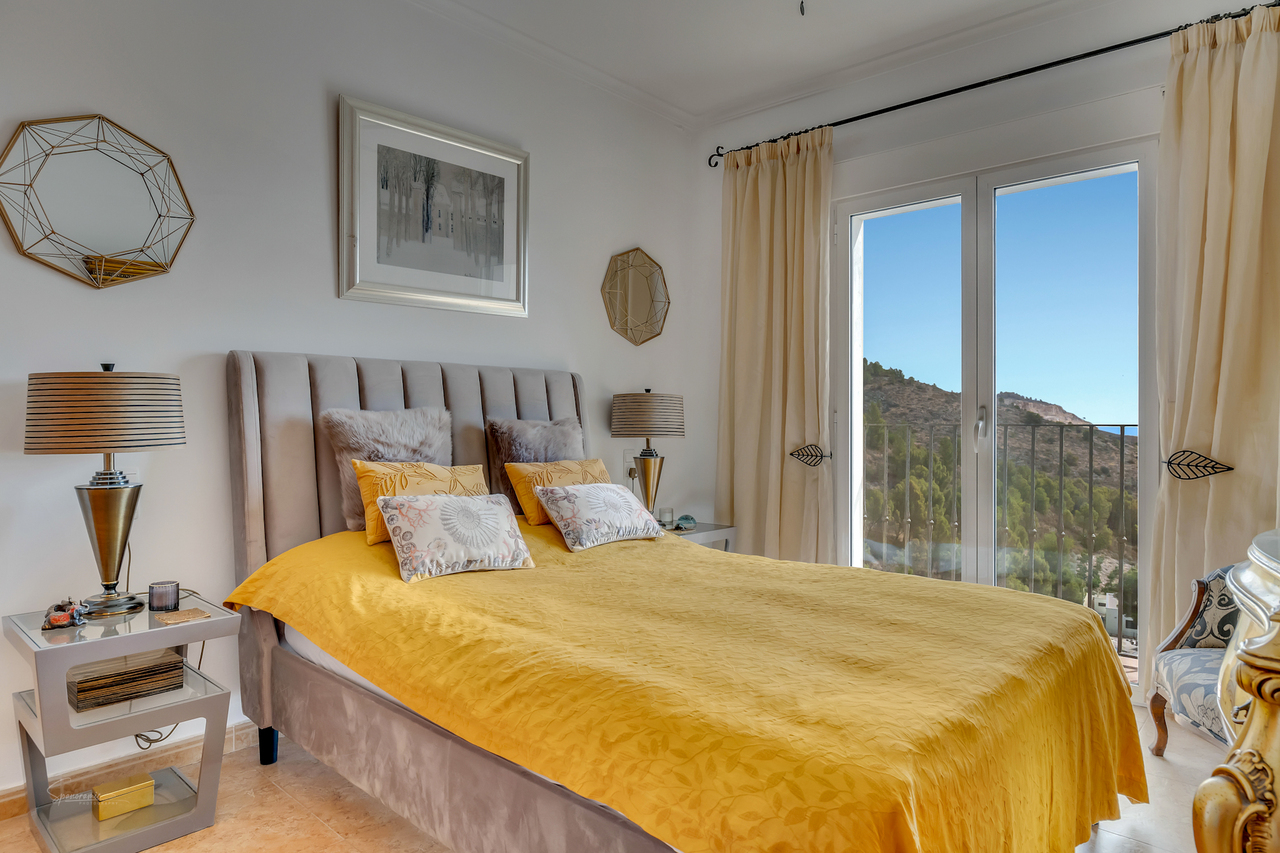 Villa for sale in Pego