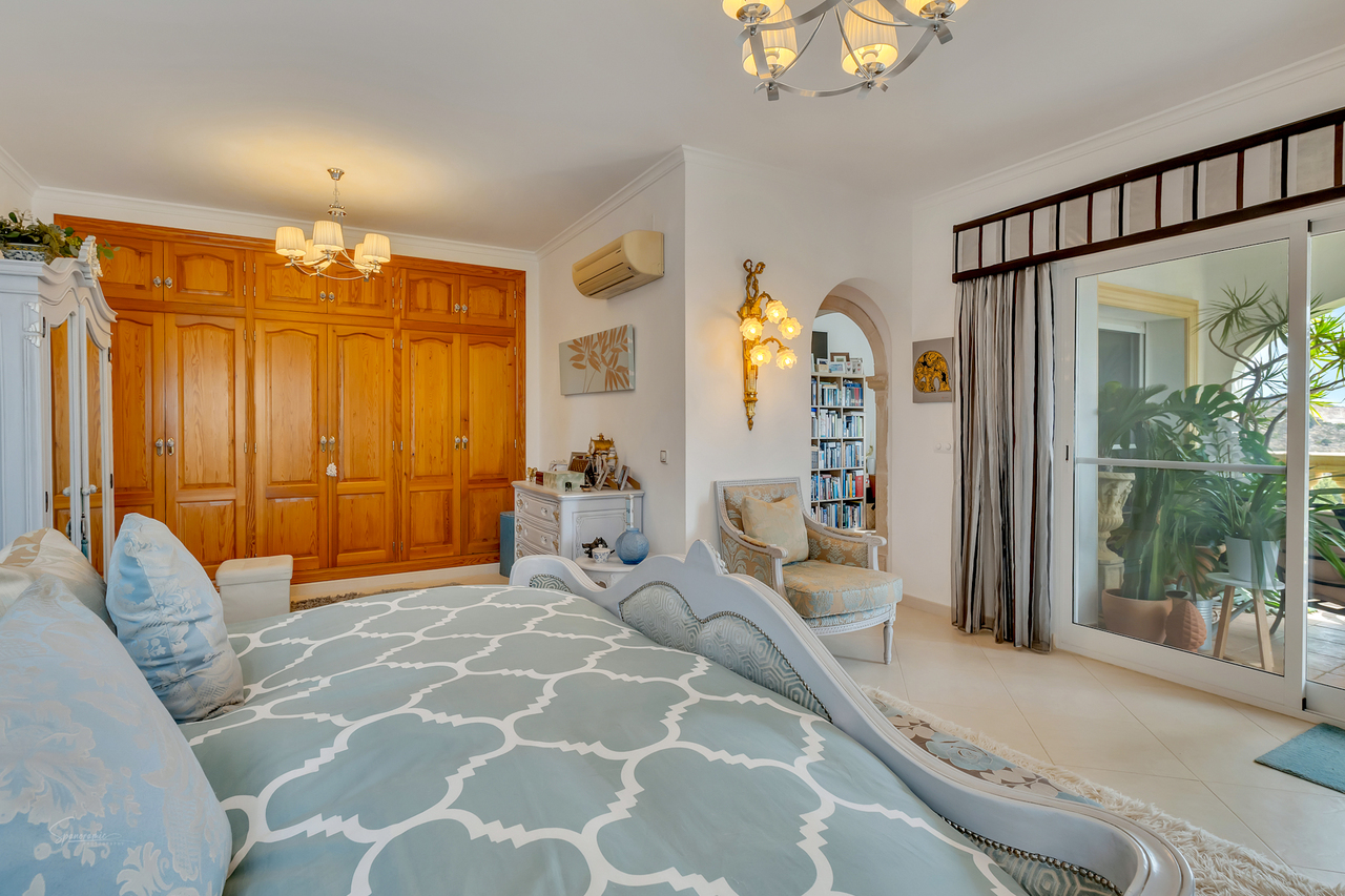 Villa for sale in Pego