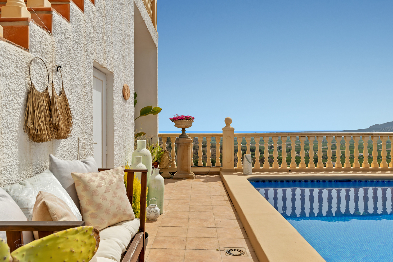 Villa for sale in Pego