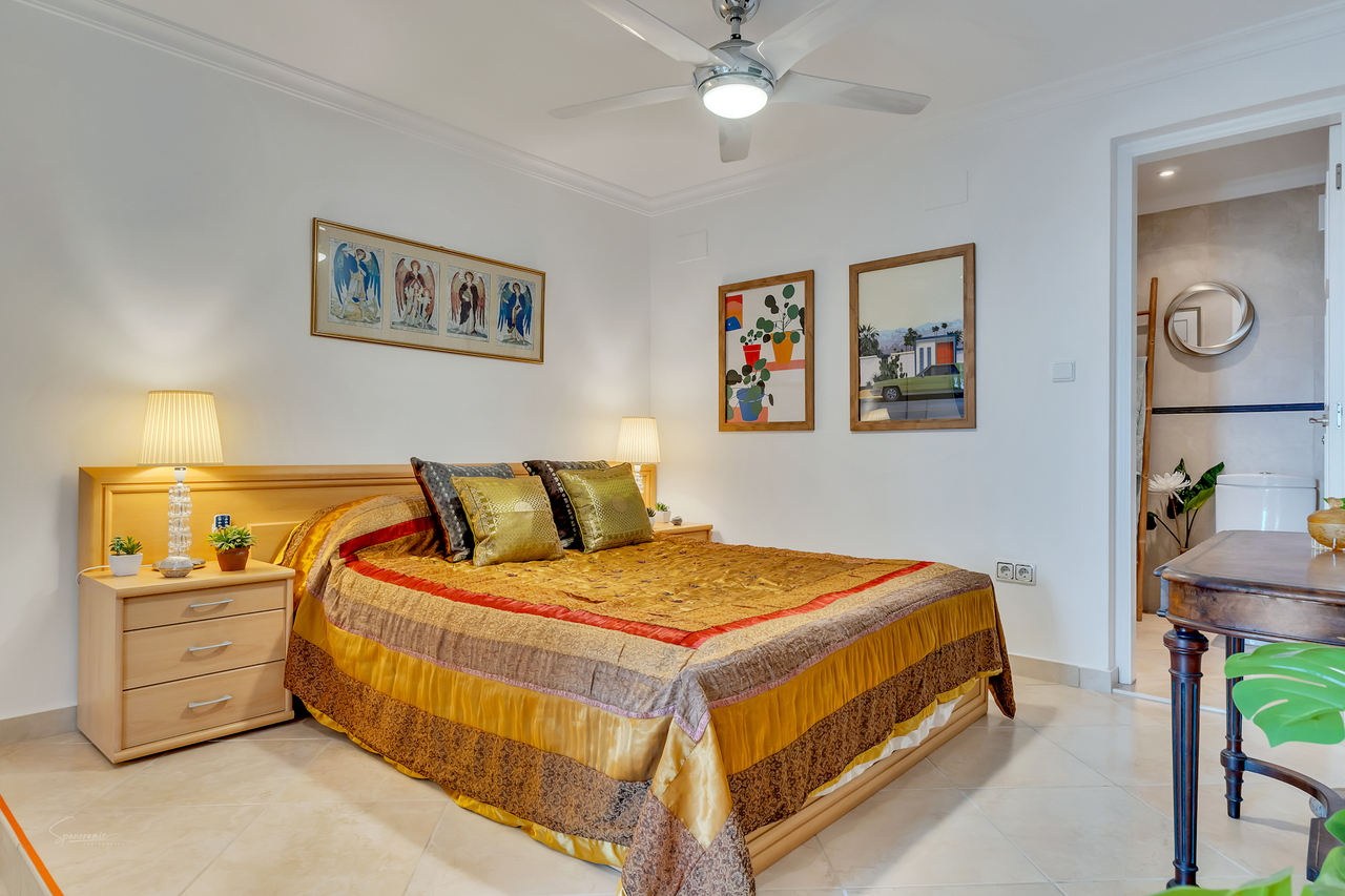 Villa for sale in Pego